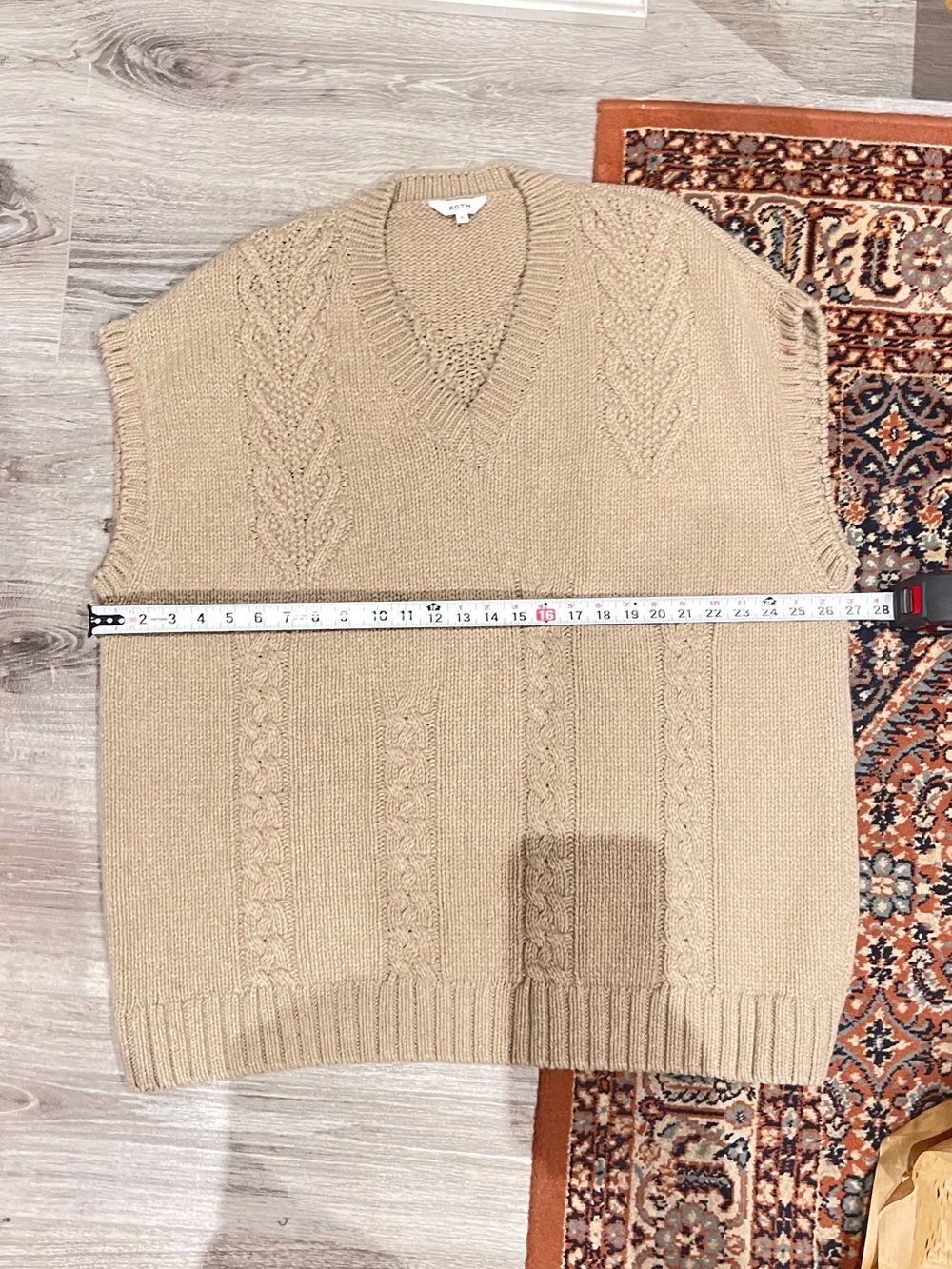 KOTN Chunky Knit Sweater Vest in 100% Lambswool - Picture 5 of 6